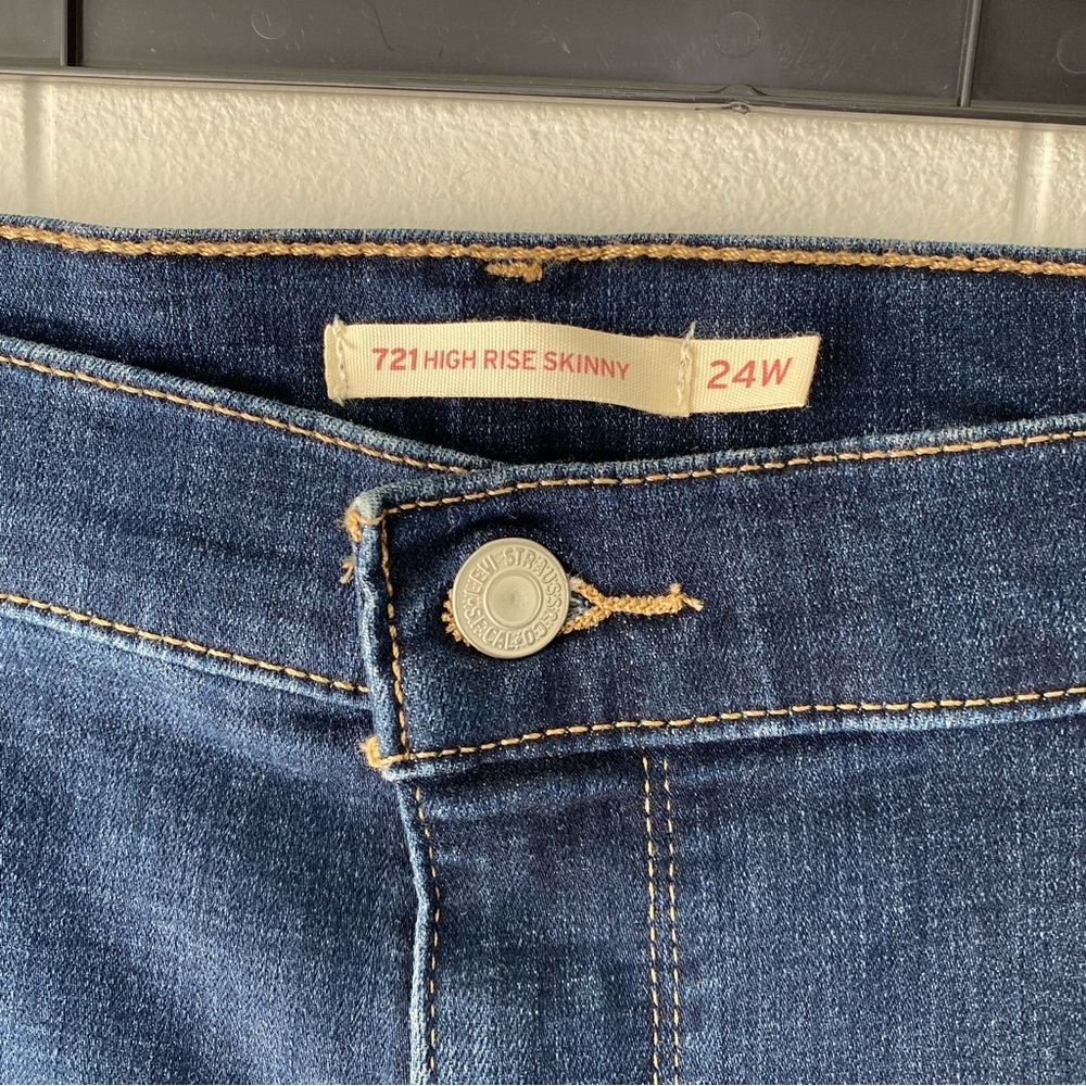 Levi’s Women’s 721 High-Rise Skinny Jeans Dark Wash Size 24W Plus NWT - Picture 5 of 12